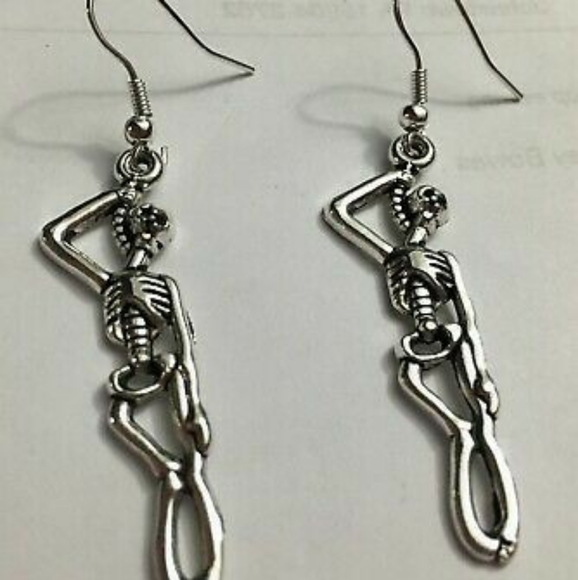 Skeleton charm earrings - Picture 2 of 4
